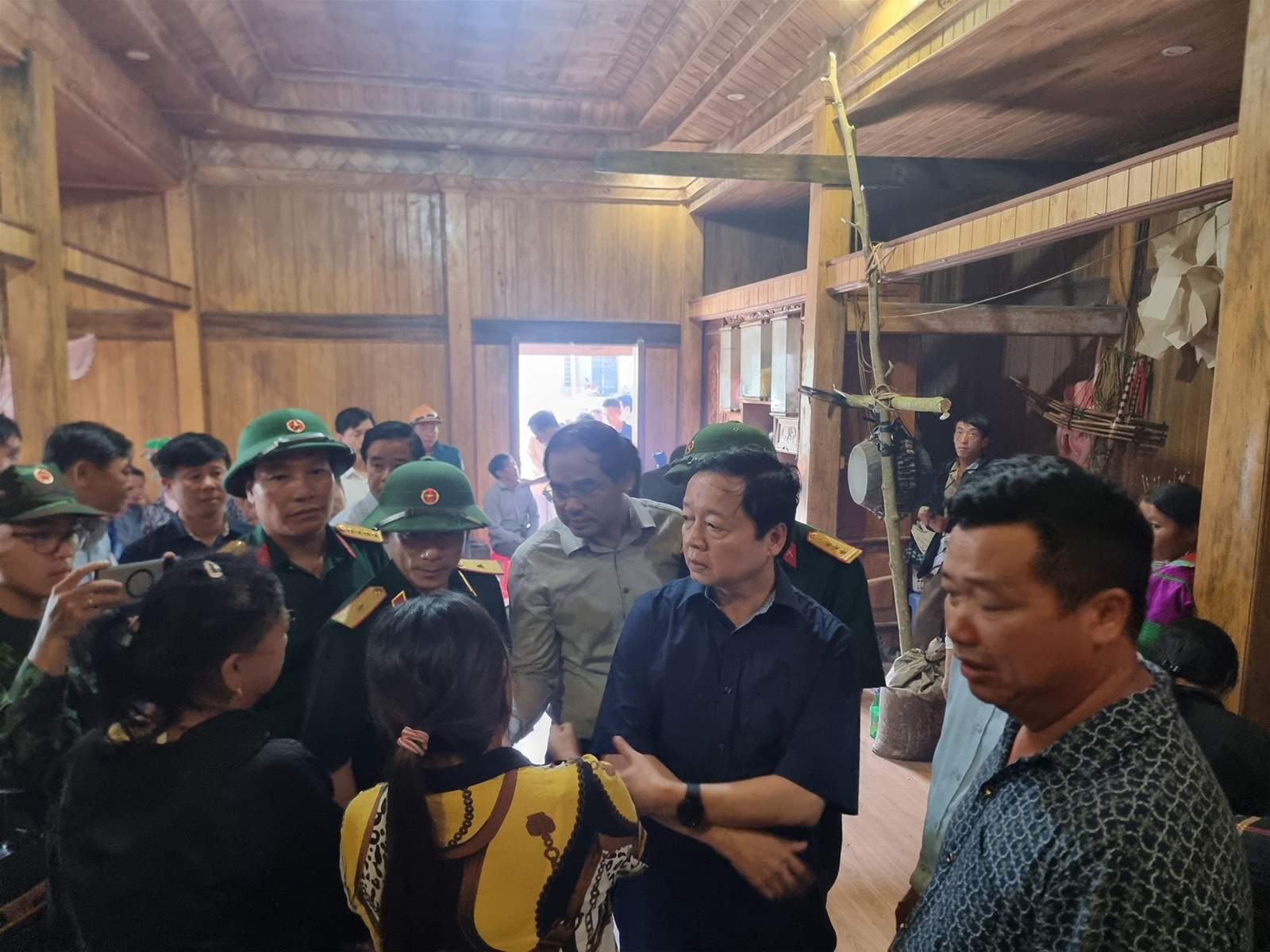 Phó Thủ tướng Trần Hồng Hà thị sát, chỉ đạo khắc phục hậu quả mưa lũ tại Lào Cai