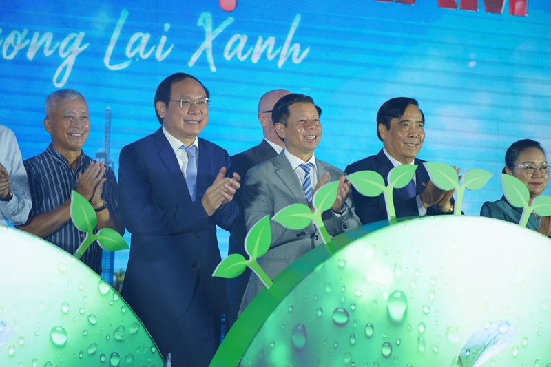 Phát động Chiến dịch “Mãnh liệt tinh thần Việt Nam - Vì tương lai xanh”