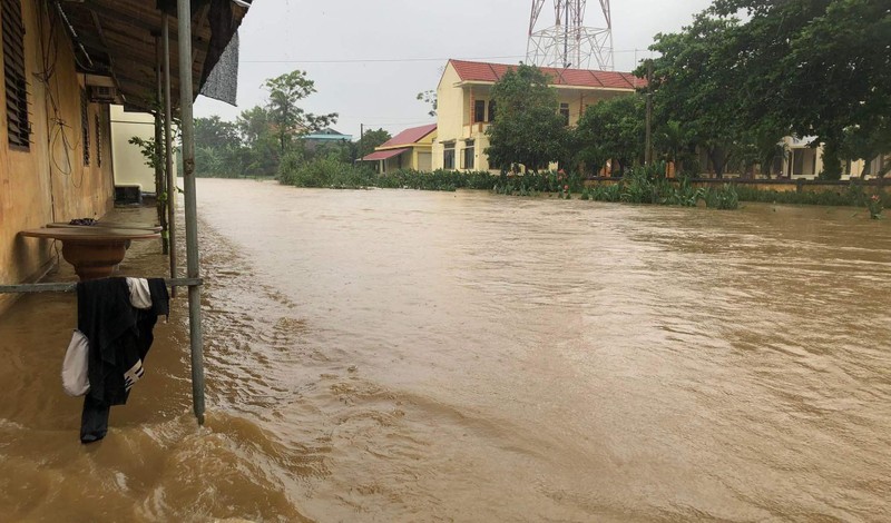 Quảng Bình: Nhiều vùng dân cư bên sông Kiến Giang bị ngập lụt