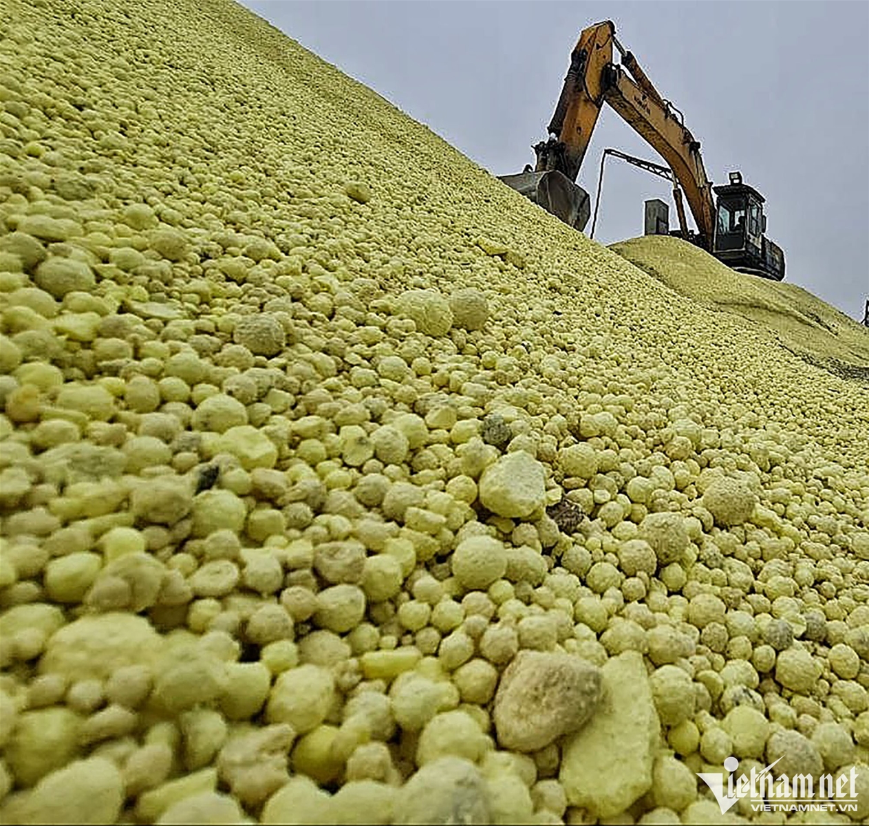 Bãi lưu huỳnh lộ thiên ngay tại Hà Nội