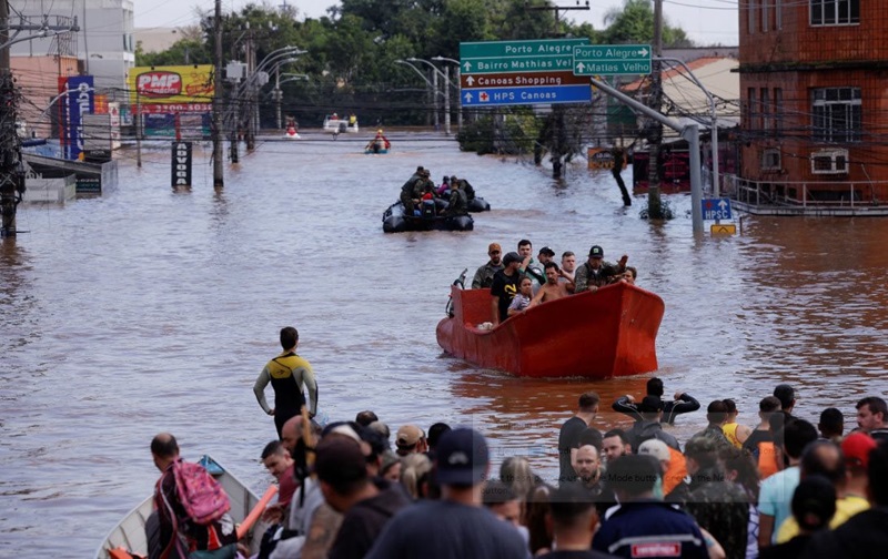 Một mùa mưa bão bất thường