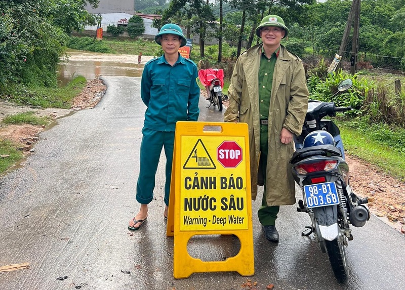 Nguyên nhân mưa lớn, biến Quảng Ninh - Hải Phòng thành biển nước mênh mông