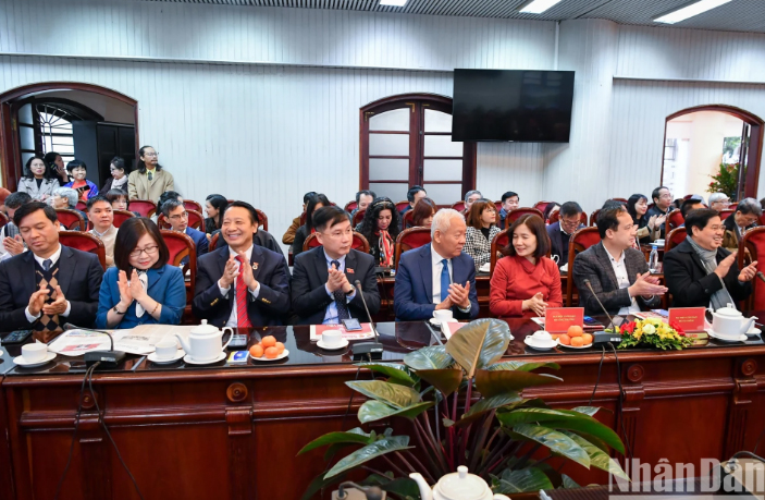 Kỷ niệm 35 năm Ngày Báo Nhân Dân cuối tuần ra số đầu