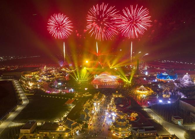 Thế giới chào đón năm 2023 trong pháo hoa rực rỡ và khoảnh khắc đáng nhớ