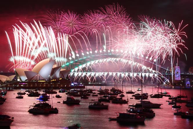 Thế giới chào đón năm 2023 trong pháo hoa rực rỡ và khoảnh khắc đáng nhớ