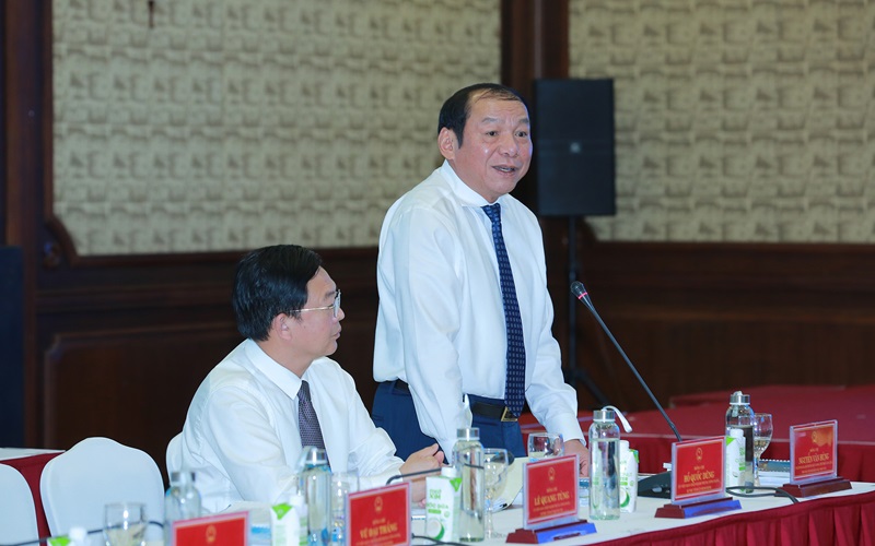 Ưu tiên các dự án kết nối liên vùng, hạ tầng năng lượng tái tạo