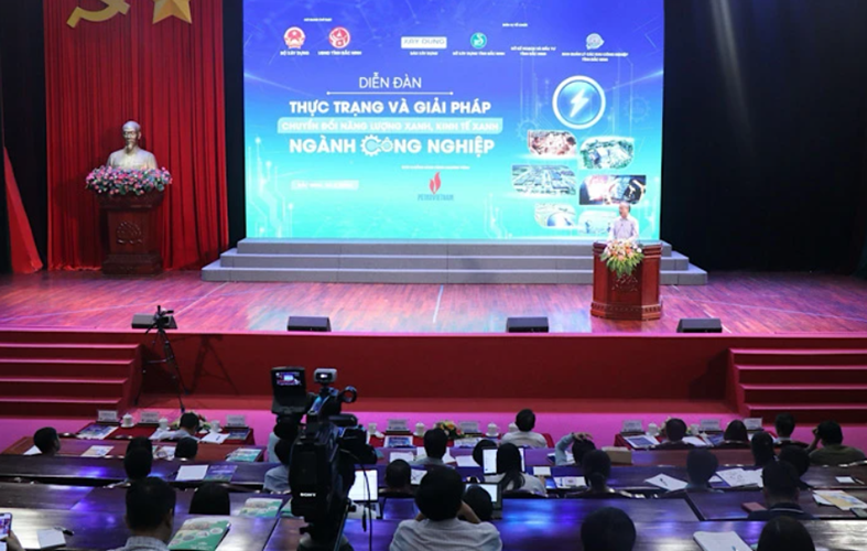 Hướng tới chuyển đổi năng lượng xanh, kinh tế xanh trong phát triển công nghiệp