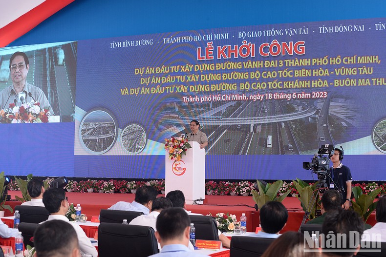 Quan tâm, nỗ lực cao nhất, chỉ đạo quyết liệt để sớm hoàn thành các dự án hạ tầng giao thông trọng điểm