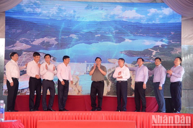 Thủ tướng Phạm Minh Chính dự Lễ khánh thành công trình Hồ chứa nước Đồng Mít