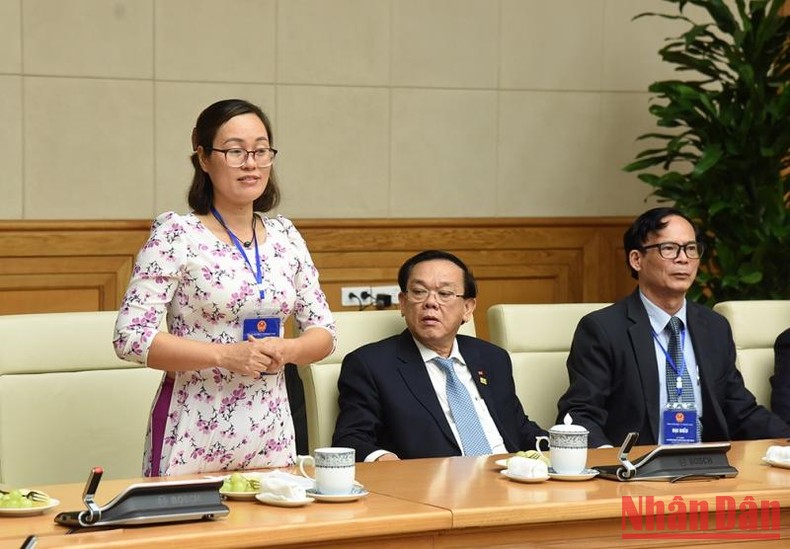 Thủ tướng Phạm Minh Chính gặp mặt các nhà giáo tiêu biểu