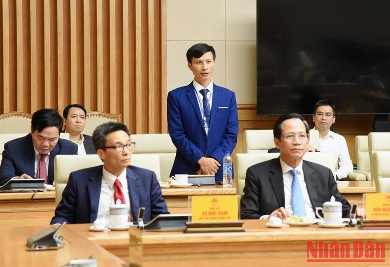 Thủ tướng Phạm Minh Chính gặp mặt các nhà giáo tiêu biểu