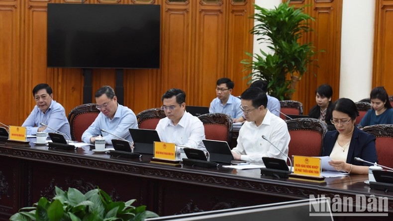 Kịp thời đề ra các cơ chế, chính sách hiệu quả hỗ trợ người dân, doanh nghiệp