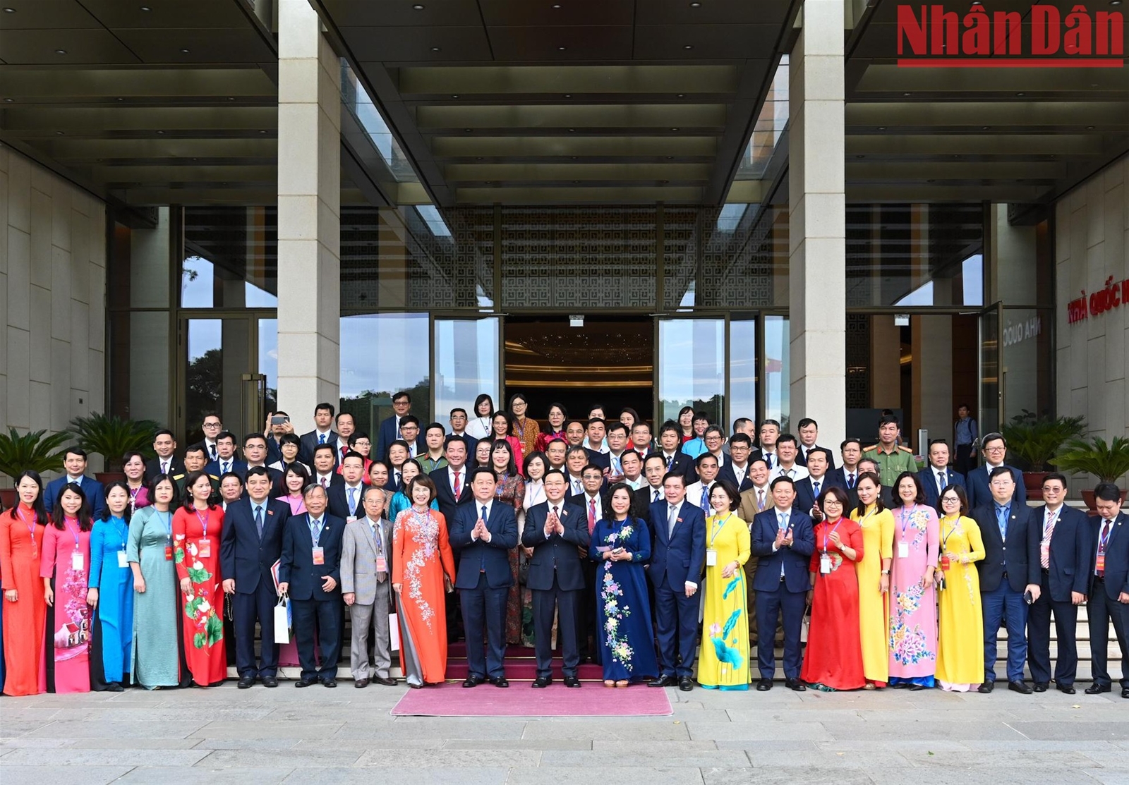 Chủ tịch Quốc hội Vương Đình Huệ gặp những người làm xuất bản tiêu biểu