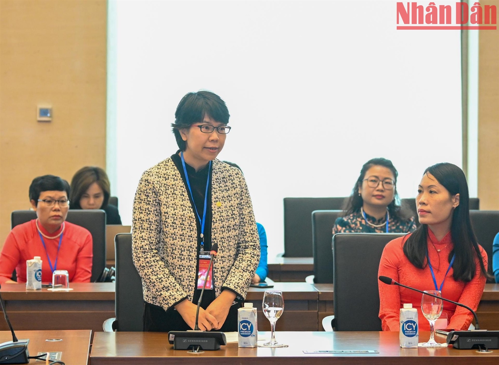 Chủ tịch Quốc hội Vương Đình Huệ gặp những người làm xuất bản tiêu biểu