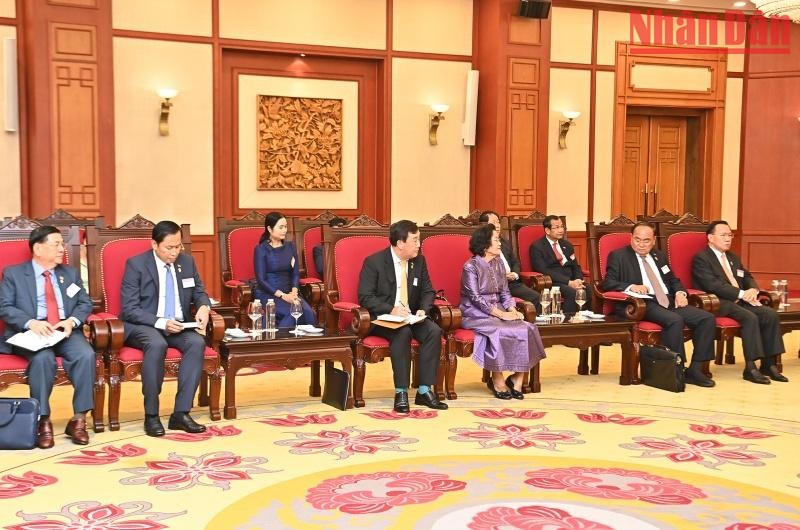 Tổng Bí thư Nguyễn Phú Trọng tiếp Chủ tịch Quốc hội Vương quốc Campuchia Samdech Heng Samrin