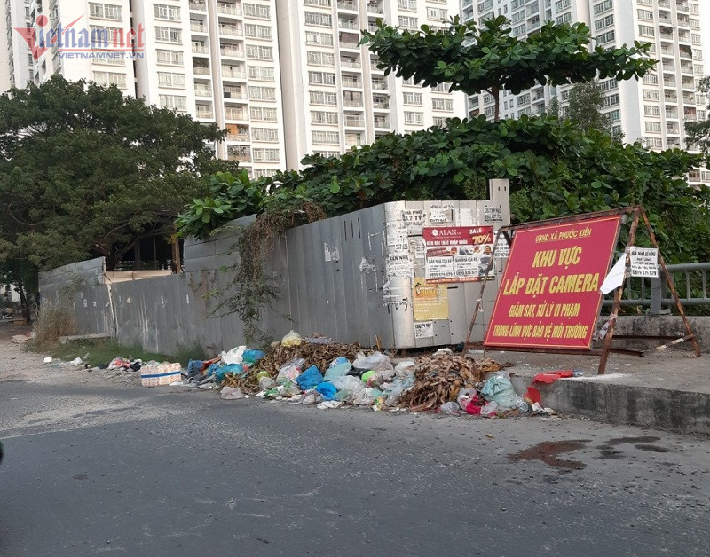 Rác thải ngập dưới biển cảnh báo, 