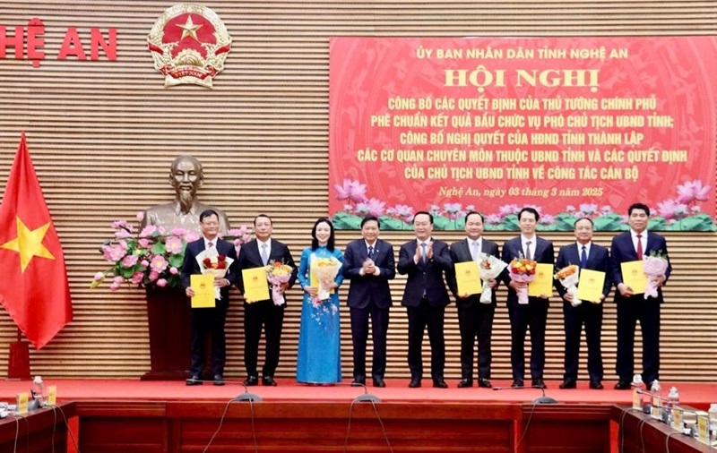 Công bố Giám đốc Sở Nông nghiệp và Môi trường hai tỉnh Nghệ An và Hà Tĩnh