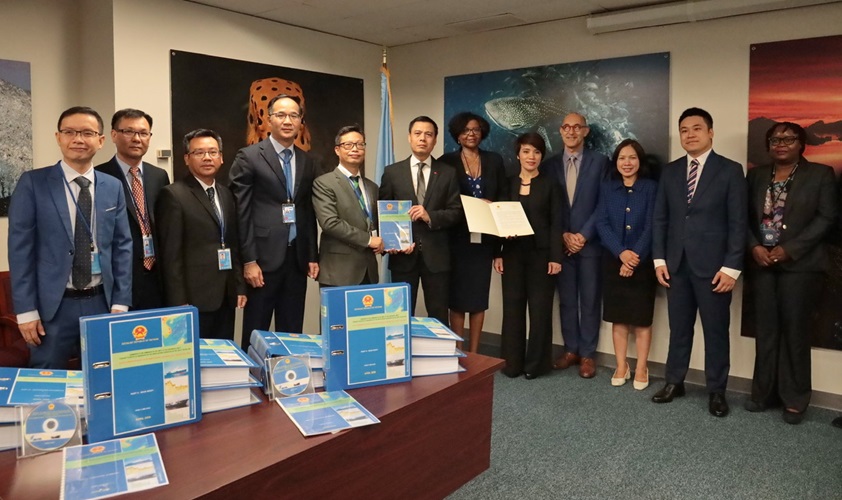 Tuyên bố của Bộ Ngoại giao Việt Nam về việc nộp đệ trình ranh giới thềm lục địa mở rộng khu vực giữa Biển Đông