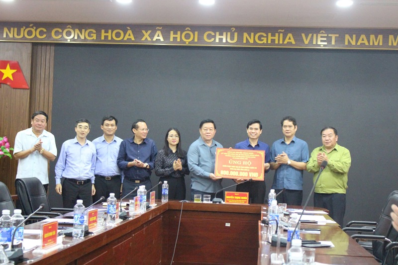 Trưởng ban Tuyên giáo Trung ương kiểm tra khắc phục mưa lũ tại xã Ngọc Chiến (Sơn La)