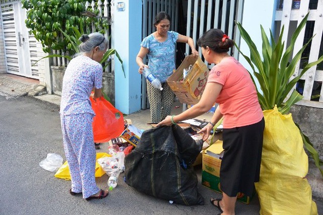 Từ ngày 1/1/2022, người dân không phân loại rác sẽ bị từ chối thu gom