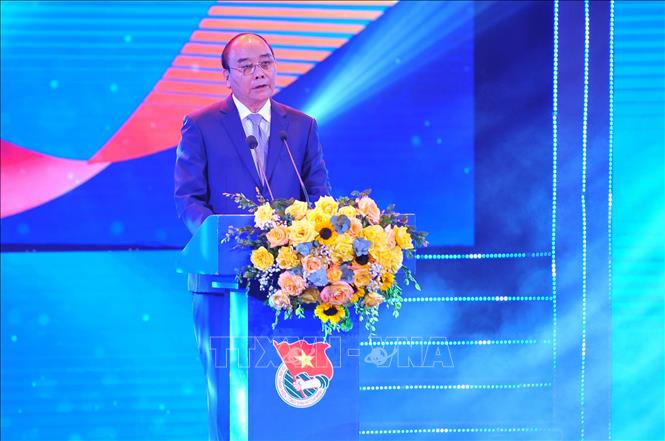 Chủ tịch nước dự Lễ trao giải Gương mặt trẻ Việt Nam tiêu biểu năm 2021