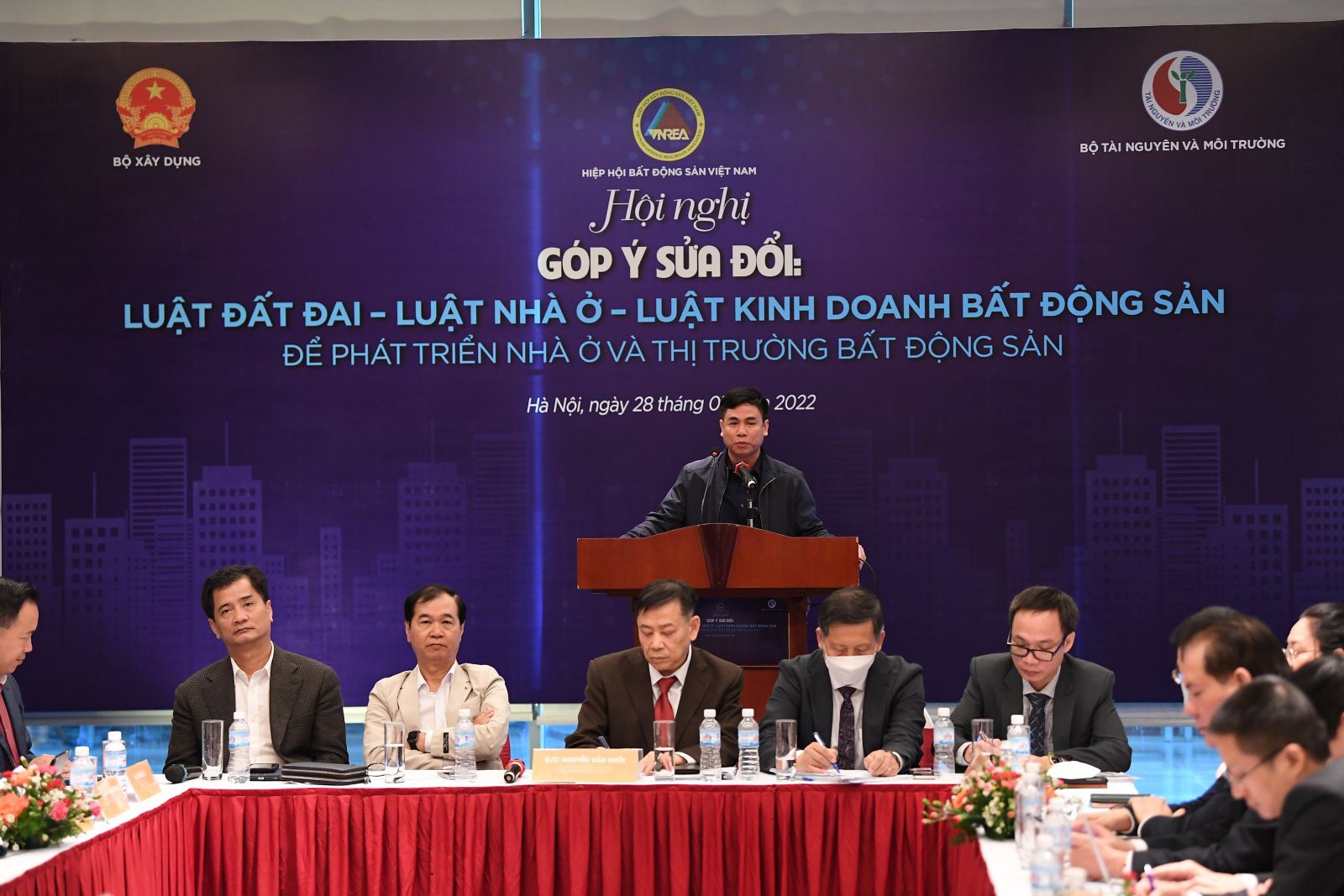 Pháp luật đất đai, kinh doanh bất động sản: ‘Đại bàng’ hay ‘chim sẻ’ đều đau đầu