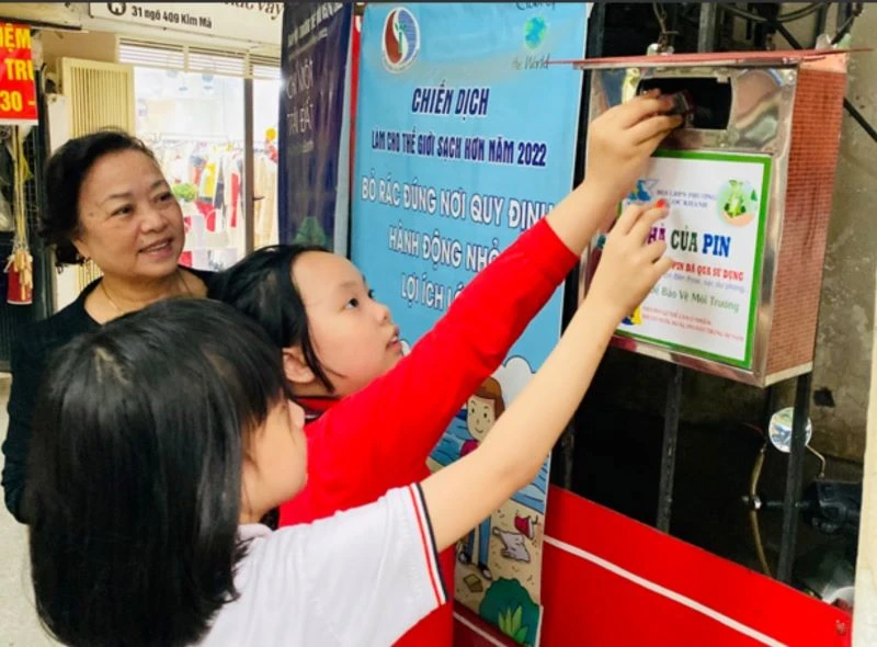 Mô hình thu gom pin đã qua sử dụng ở phường Ngọc Khánh (Hà Nội)