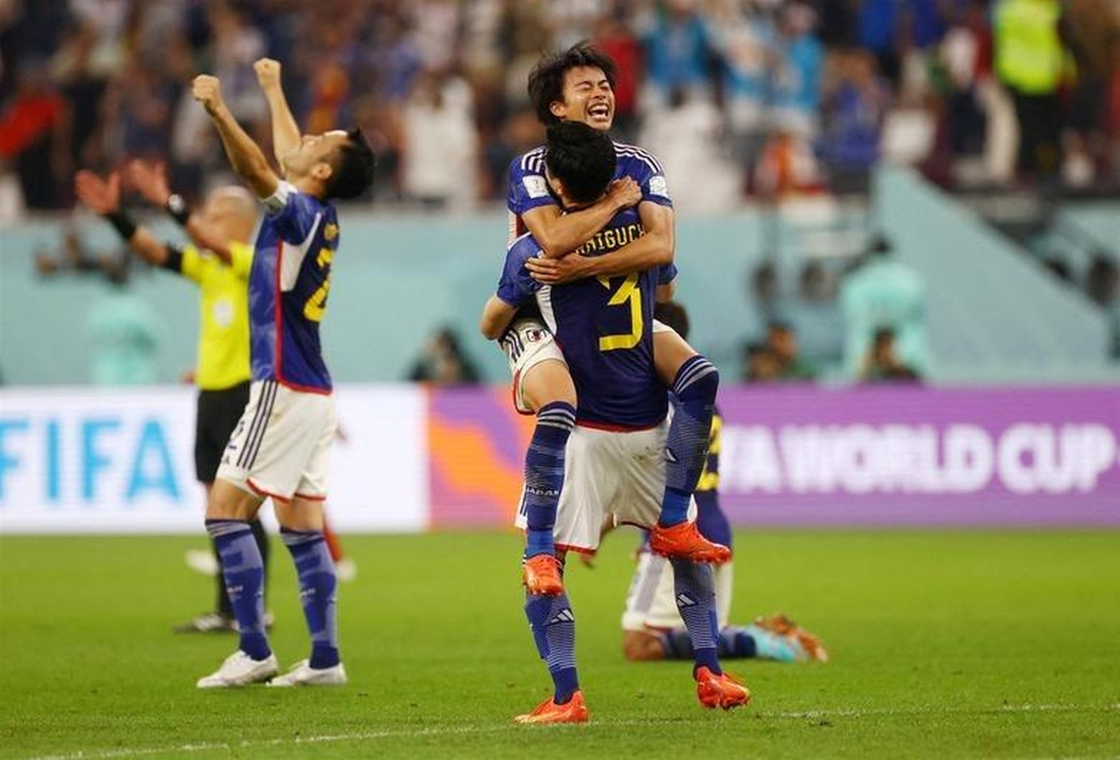 Nhìn lại World Cup ngày thứ 12: Kỳ tích mang tên “Samurai xanh”