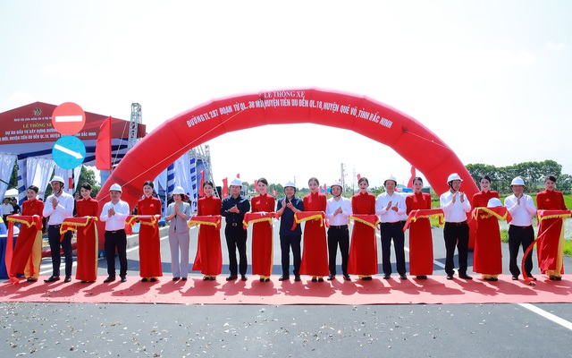 Phó Thủ tướng Trần Hồng Hà dâng hương kỷ niệm 111 năm Ngày sinh Tổng Bí thư Nguyễn Văn Cừ