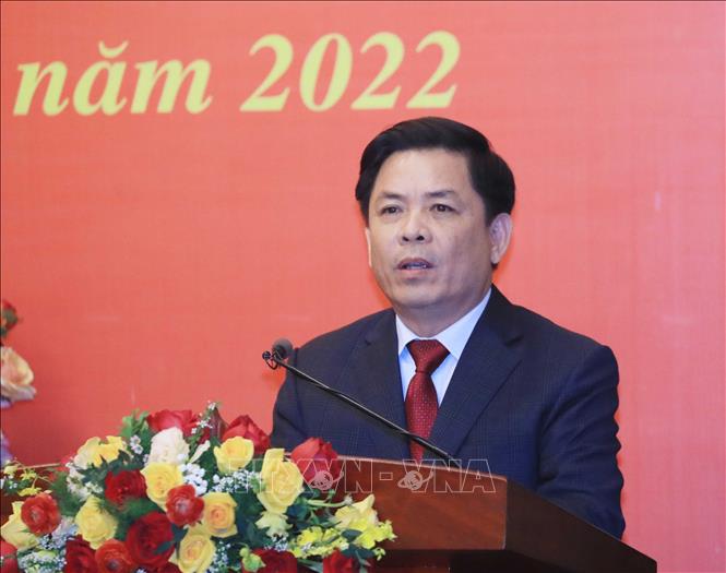 Trao Huy hiệu 40 năm tuổi Đảng tặng Chủ tịch nước Nguyễn Xuân Phúc 