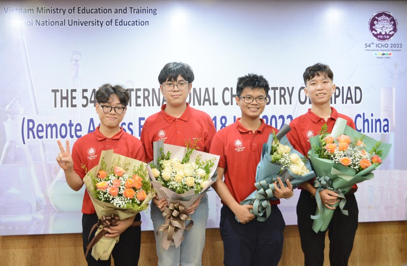 4 học sinh Việt Nam đoạt Huy chương Vàng Olympic Hóa học quốc tế
