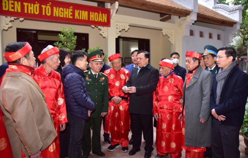 Bí thư Thành ủy Hà Nội Đinh Tiến Dũng đánh trống phát động Tết trồng cây