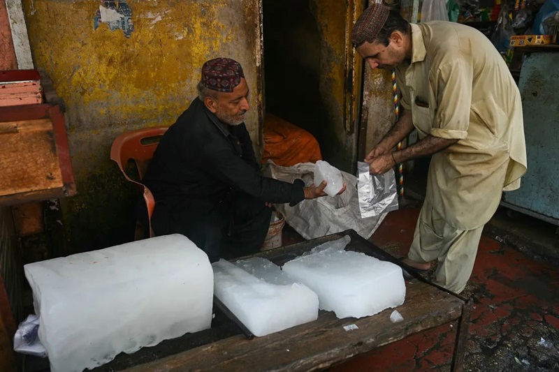 Pakistan đạt mức nhiệt kỷ lục hơn 52 độ C