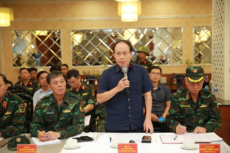 Phó Thủ tướng Trần Hồng Hà chủ trì cuộc họp Sở Chỉ huy tiền phương ngay khi bão số 3 đổ bộ vào đất liền