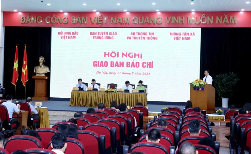 Báo chí cần tiếp tục chủ động vào cuộc, đồng hành cùng Chính phủ, tạo sự đồng thuận