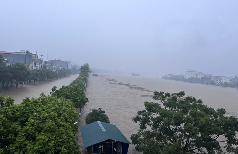 Phó Thủ tướng Lê Thành Long: Khắc phục sớm tình trạng chia cắt, cô lập do mưa lũ tại Lào Cai, không để người dân bị đói