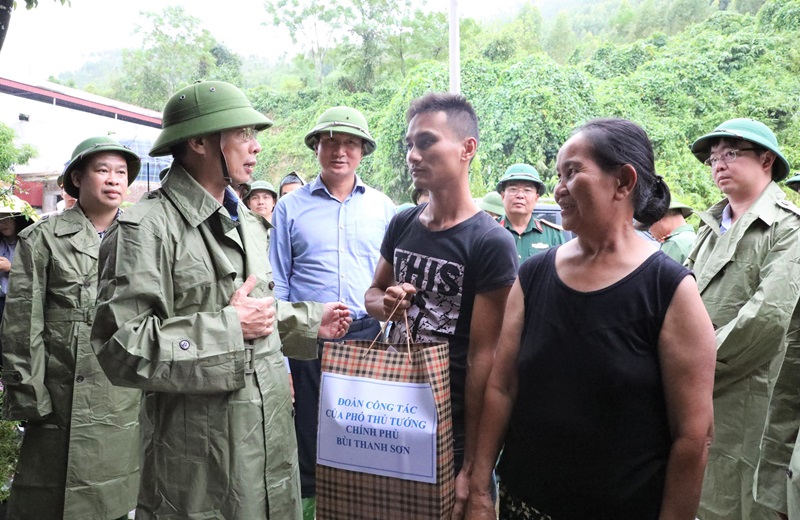 Phó Thủ tướng Bùi Thanh Sơn đi kiểm tra thiệt hại, chỉ đạo các biện pháp cấp bách khắc phục hậu quả cơn bão số 3 tại Yên Bái