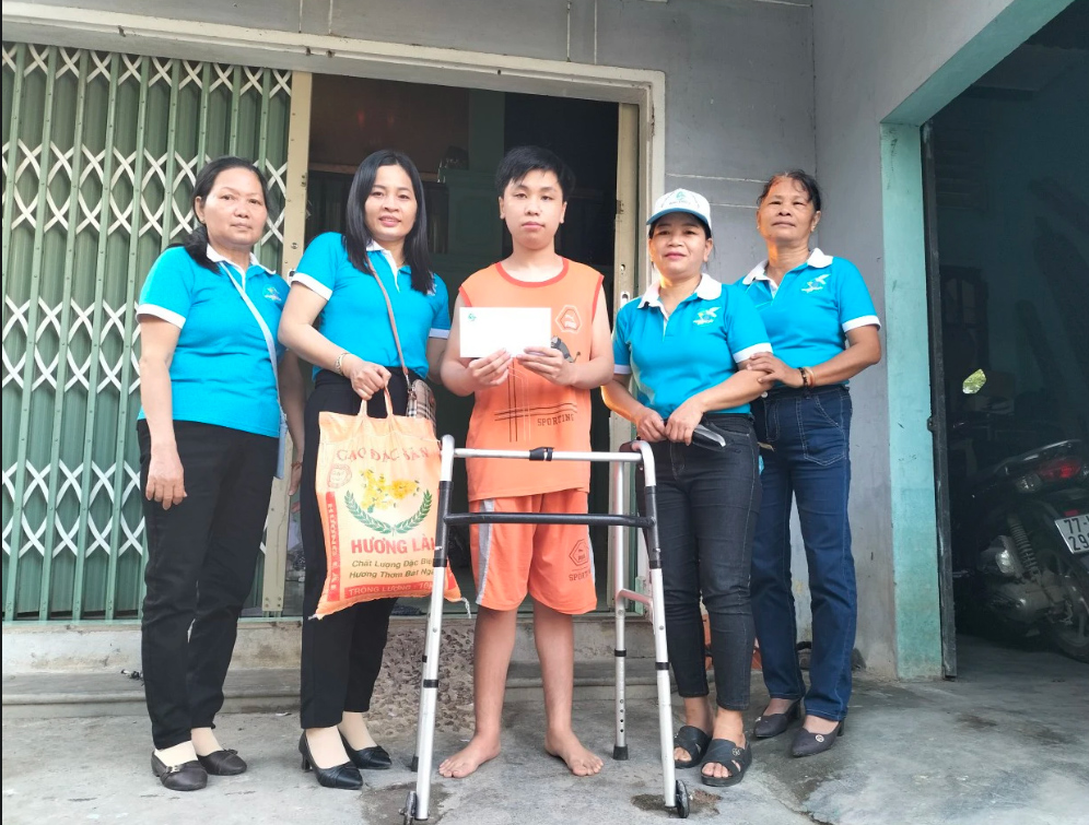 Phụ nữ Quy Nhơn tích cực làm đẹp thành phố biển
