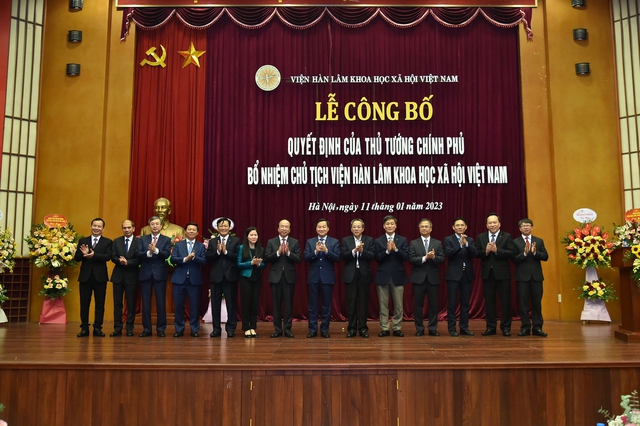 Công bố quyết định của Thủ tướng Chính phủ bổ nhiệm Chủ tịch Viện Hàn lâm Khoa học xã hội Việt Nam