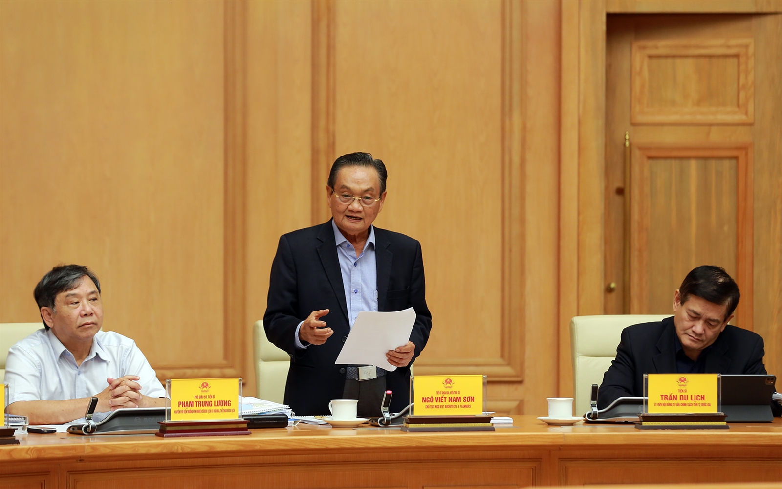 Hình thành các trung tâm tăng trưởng nổi trội, có sức lan toả mạnh mẽ