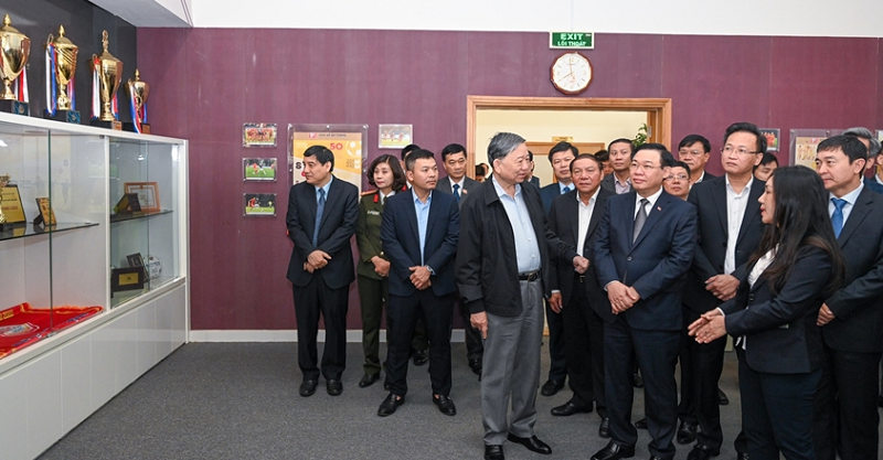 Chủ tịch Quốc hội Vương Đình Huệ thăm, làm việc tại tỉnh Hưng Yên