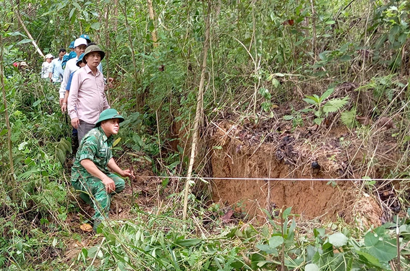 Quảng Nam: Công bố tình huống khẩn cấp về vết nứt xảy ra tại thôn 56B xã Đắc Pre, huyện Nam Giang
