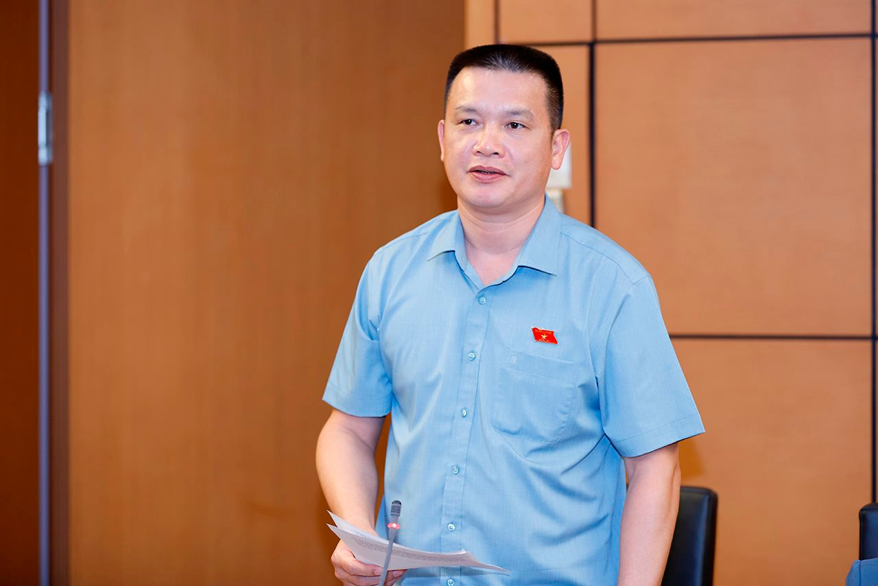 Quốc hội thảo luận Tổ về dự án Luật Địa chất và khoáng sản