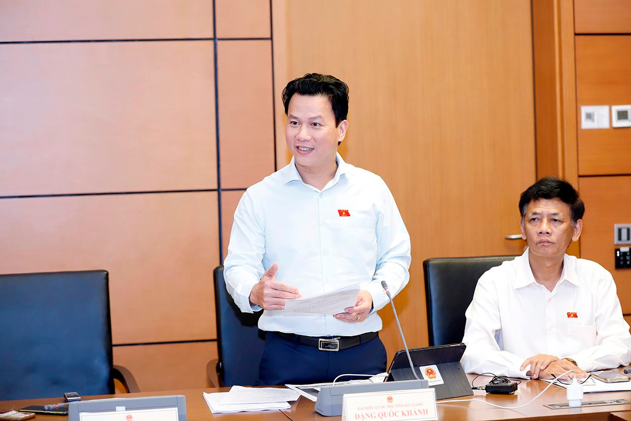 Quốc hội thảo luận Tổ về dự án Luật Địa chất và khoáng sản
