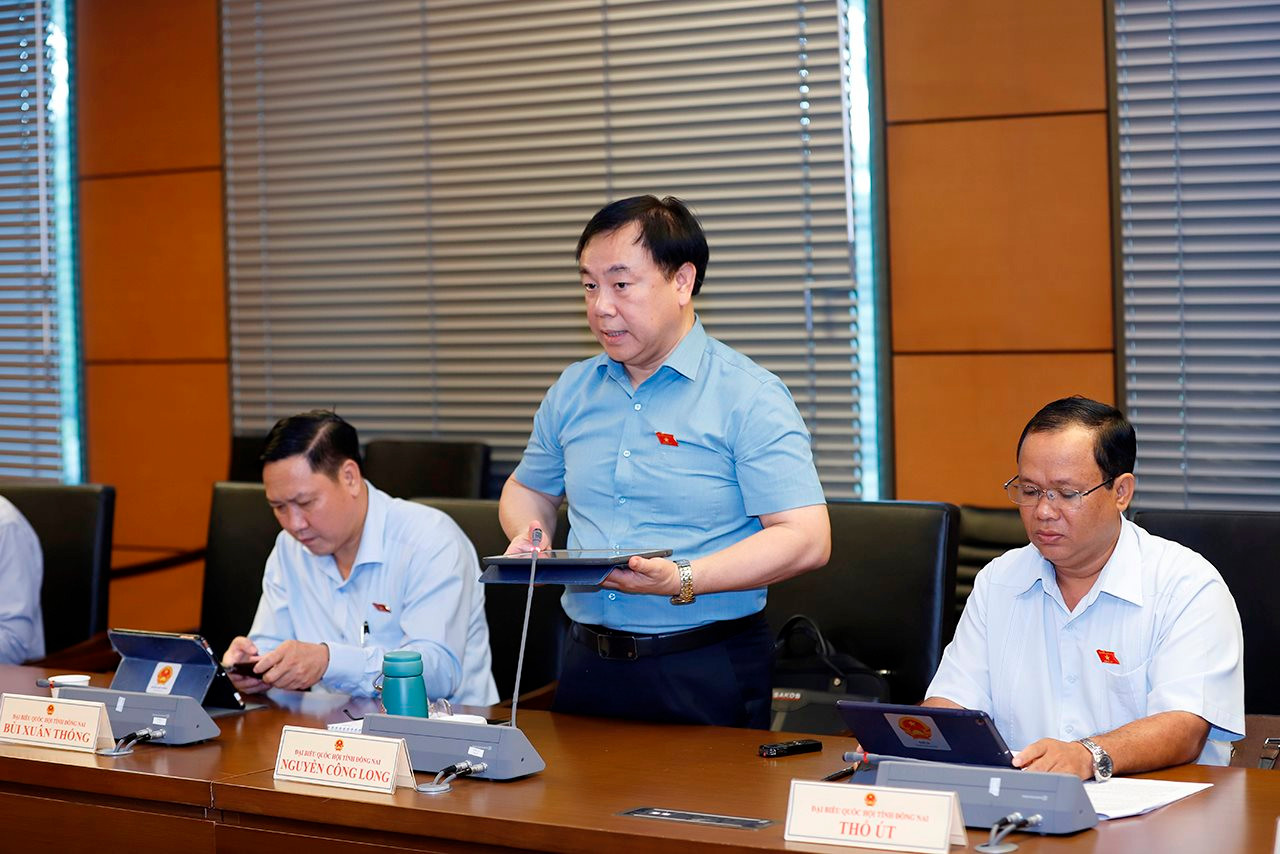 Quốc hội thảo luận Tổ về dự án Luật Địa chất và khoáng sản