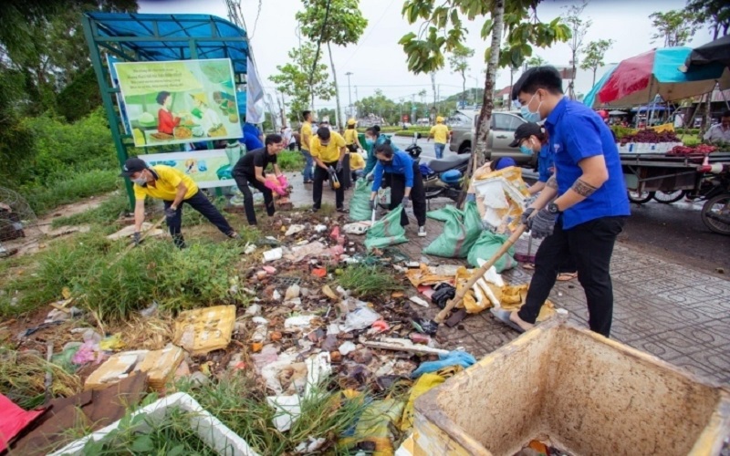 Giáo dục hành động để thúc đẩy hành vi giảm thiểu  rác thải nhựa tại Phú Quốc