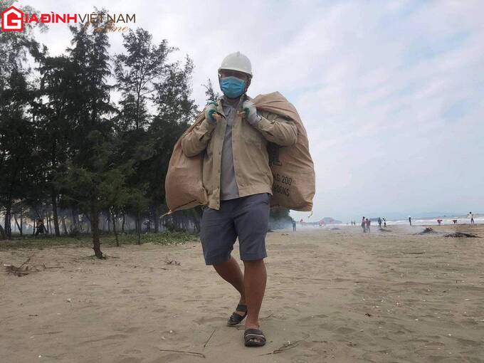 Quyết 'gàn' 10 năm nhặt rác bảo vệ môi trường