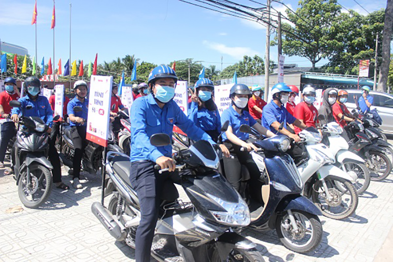 Sinh viên Bến Tre trải nghiệm: Hành trình SV - OK