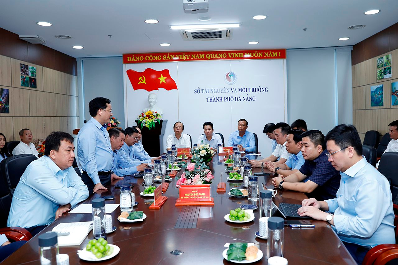 Bộ trưởng Đặng Quốc Khánh thăm, làm việc với Sở TN&MT Đà Nẵng và các cơ quan của Bộ TN&MT tại TP Đà Nẵng