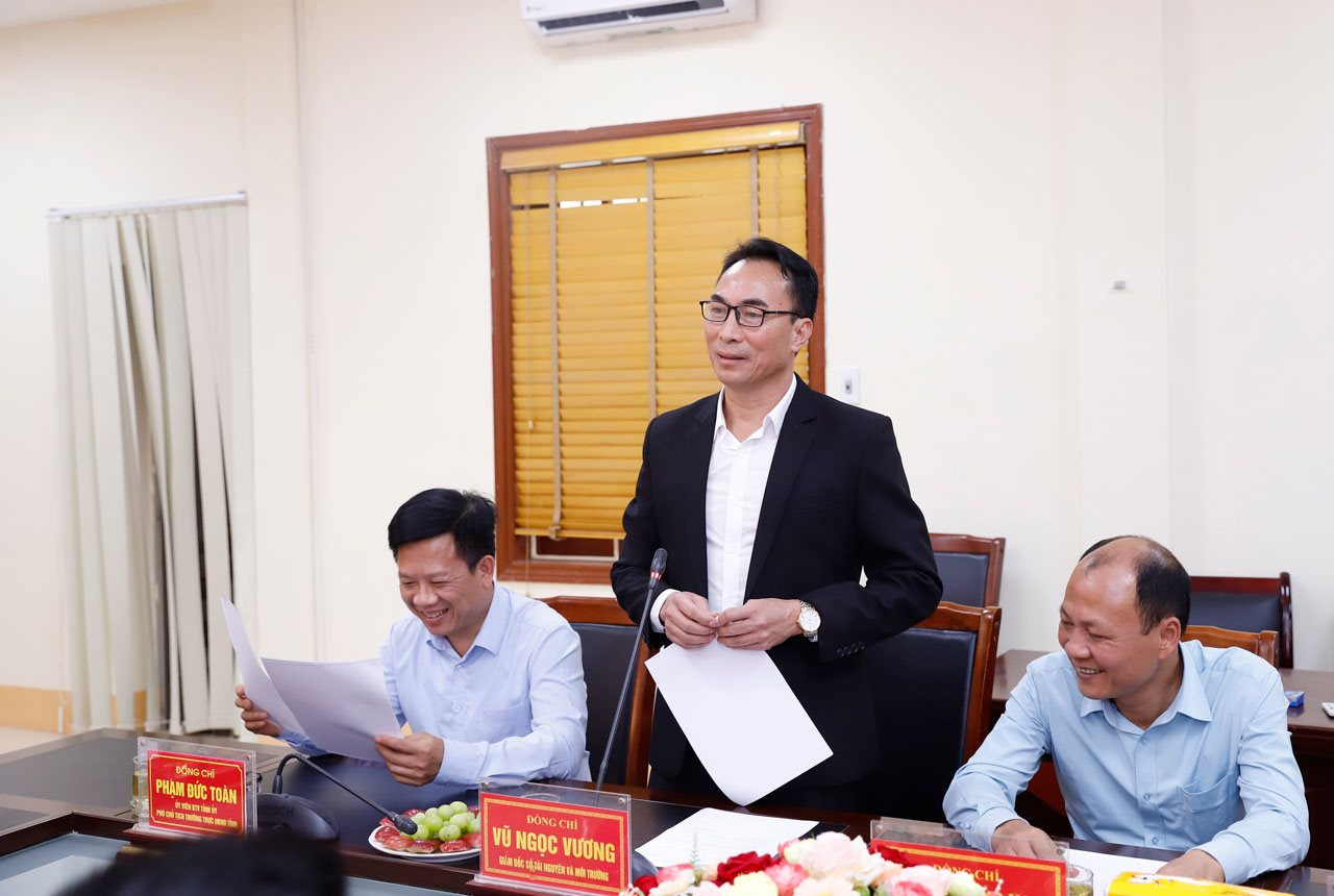 Bộ trưởng Đặng Quốc Khánh làm việc với Sở Tài nguyên và Môi trường tỉnh Điện Biên
